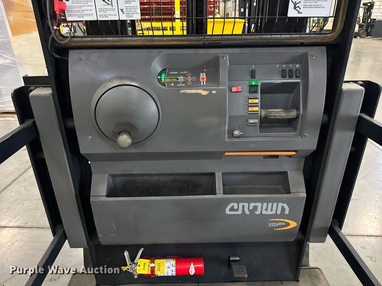 image for item DI9087 2016 Crown SP4050-30 order picker