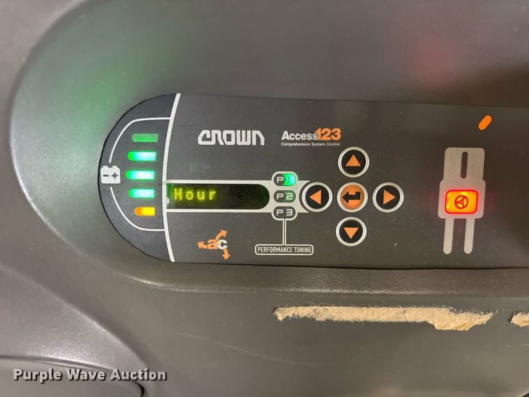 image for item DI9087 2016 Crown SP4050-30 order picker