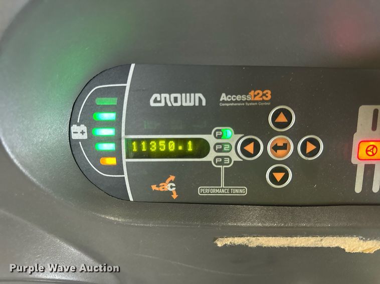 image for item DI9087 2016 Crown SP4050-30 order picker