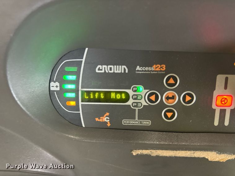 image for item DI9087 2016 Crown SP4050-30 order picker