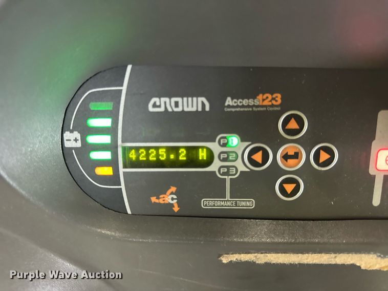 image for item DI9087 2016 Crown SP4050-30 order picker