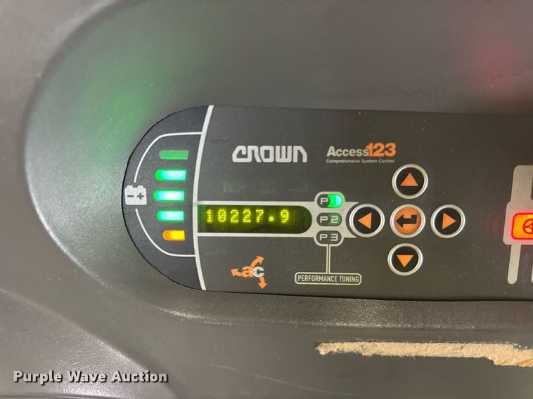 image for item DI9087 2016 Crown SP4050-30 order picker