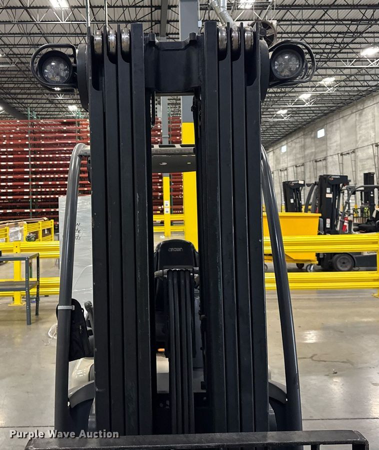 image for item DI9088 2014 Crown SC5245-40 forklift