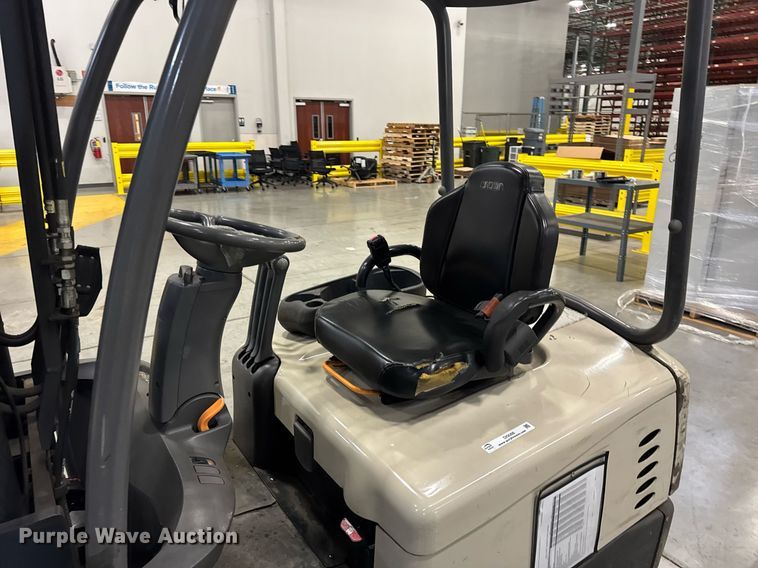 image for item DI9088 2014 Crown SC5245-40 forklift