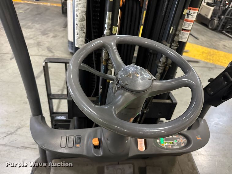 image for item DI9088 2014 Crown SC5245-40 forklift