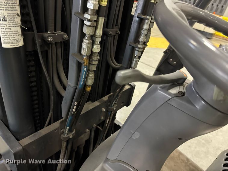 image for item DI9088 2014 Crown SC5245-40 forklift