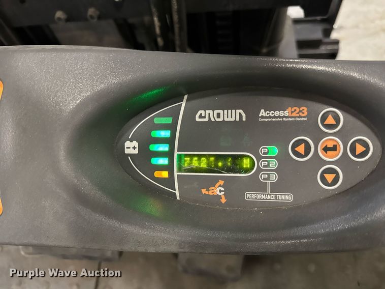 image for item DI9088 2014 Crown SC5245-40 forklift