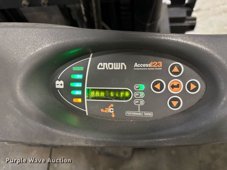 image for item DI9088 2014 Crown SC5245-40 forklift