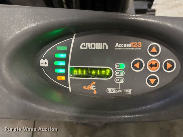 image for item DI9088 2014 Crown SC5245-40 forklift