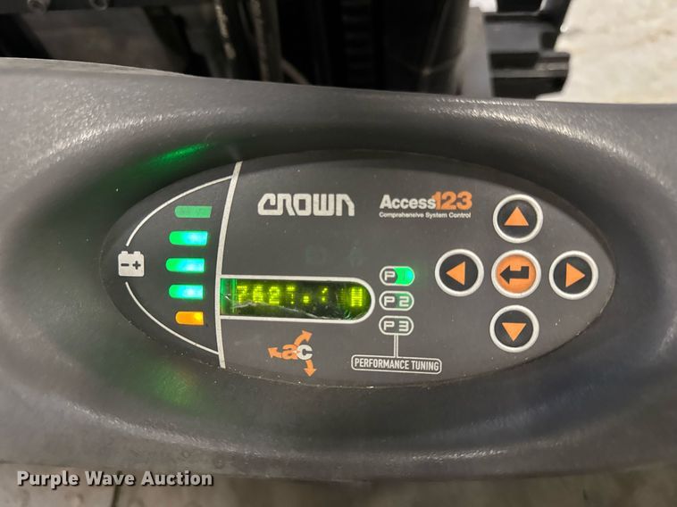 image for item DI9088 2014 Crown SC5245-40 forklift