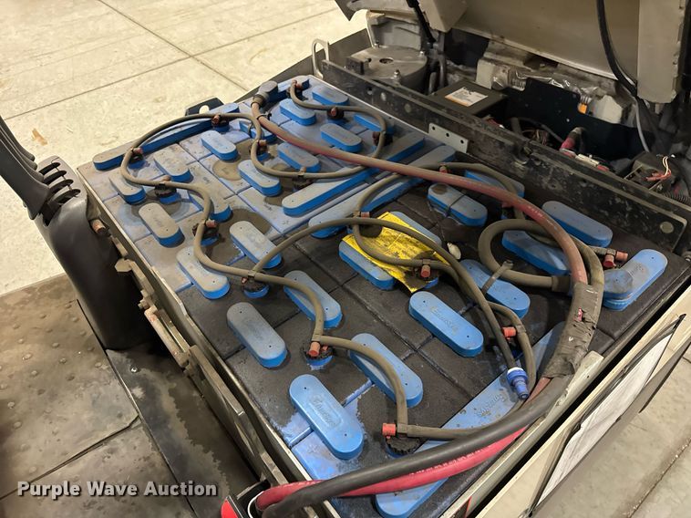 image for item DI9088 2014 Crown SC5245-40 forklift