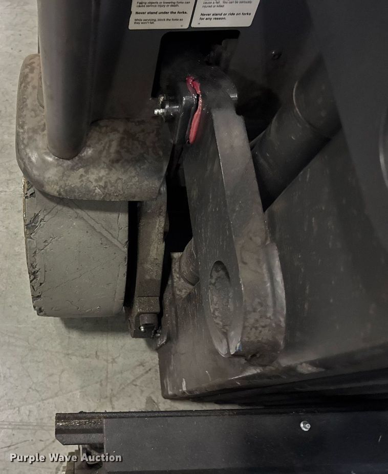 image for item DI9088 2014 Crown SC5245-40 forklift