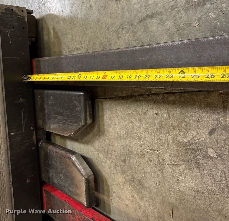 image for item DI9111 2016 Raymond 5600 order picker