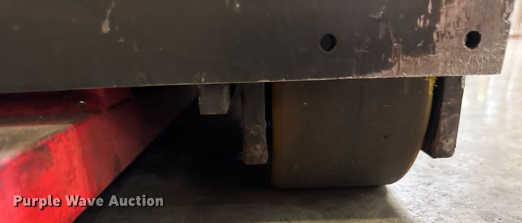 image for item DI9111 2016 Raymond 5600 order picker