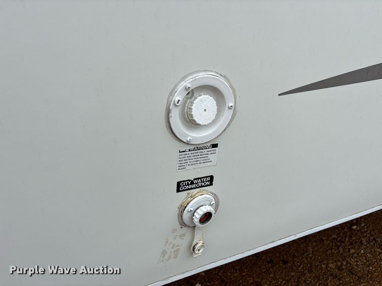 image for item DM1913 2005 Aerolite 29 QBH camper