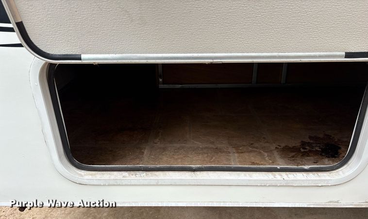 image for item DM1913 2005 Aerolite 29 QBH camper