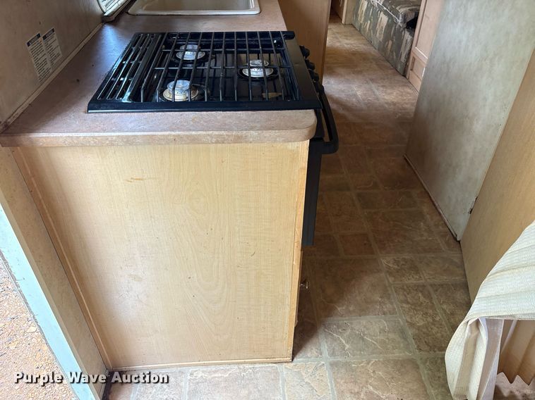 image for item DM1913 2005 Aerolite 29 QBH camper