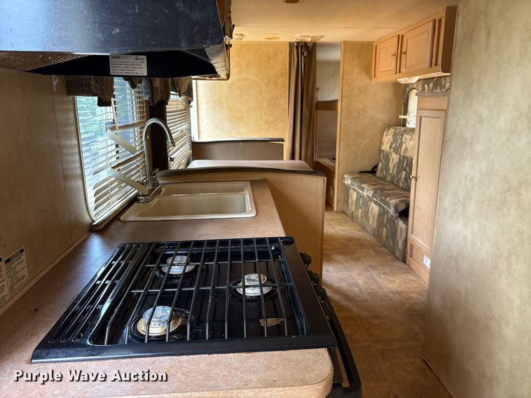 image for item DM1913 2005 Aerolite 29 QBH camper