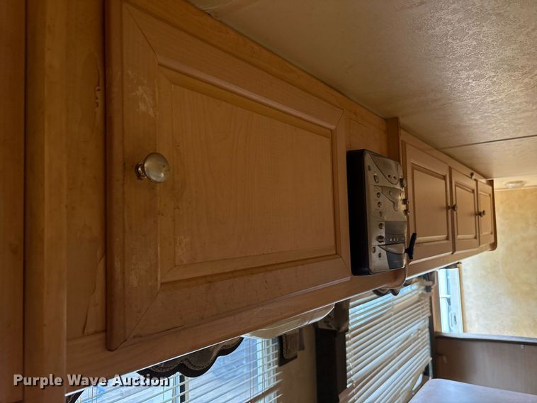 image for item DM1913 2005 Aerolite 29 QBH camper