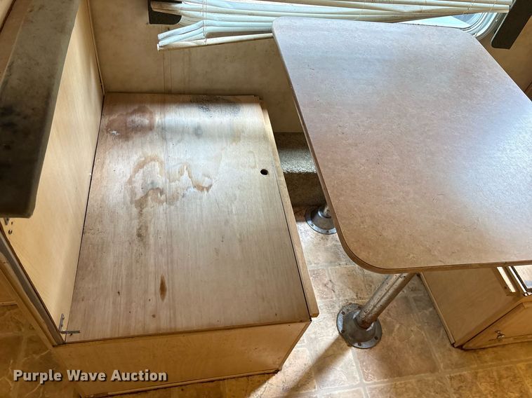 image for item DM1913 2005 Aerolite 29 QBH camper