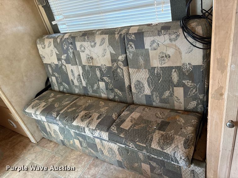 image for item DM1913 2005 Aerolite 29 QBH camper