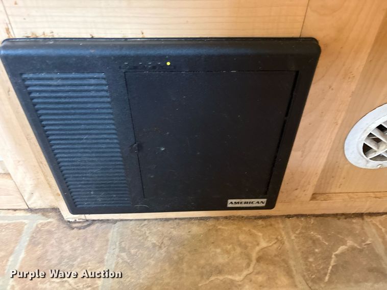 image for item DM1913 2005 Aerolite 29 QBH camper