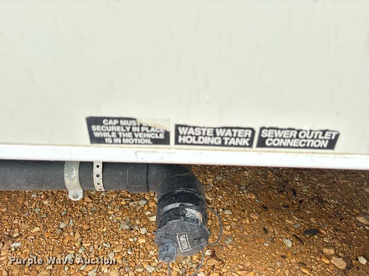 image for item DM1913 2005 Aerolite 29 QBH camper