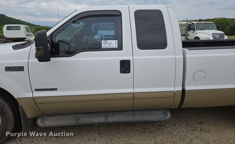 image for item DP6401 2001 Ford F250 Super Duty Lariat  SuperCab pickup truck