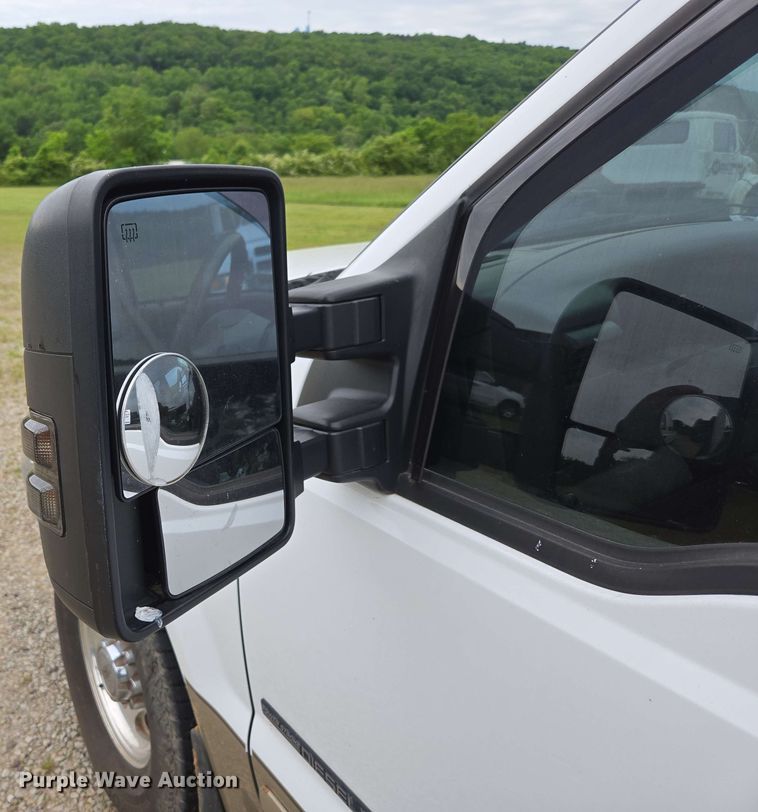 image for item DP6401 2001 Ford F250 Super Duty Lariat  SuperCab pickup truck