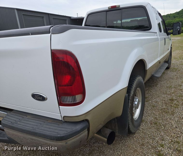 image for item DP6401 2001 Ford F250 Super Duty Lariat  SuperCab pickup truck