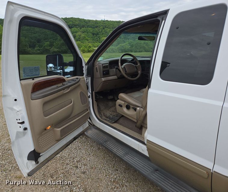 image for item DP6401 2001 Ford F250 Super Duty Lariat  SuperCab pickup truck