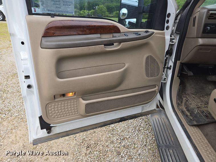 image for item DP6401 2001 Ford F250 Super Duty Lariat  SuperCab pickup truck