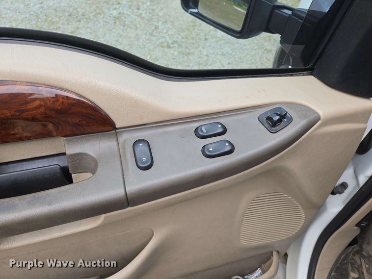 image for item DP6401 2001 Ford F250 Super Duty Lariat  SuperCab pickup truck