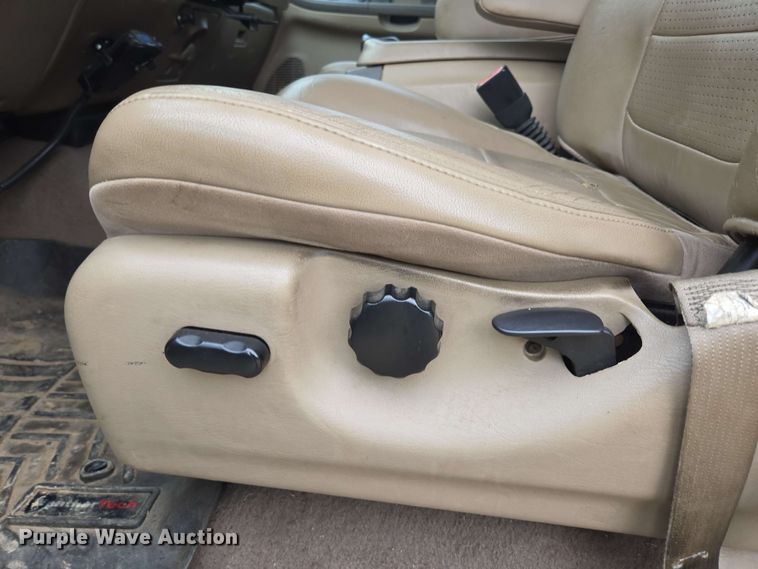 image for item DP6401 2001 Ford F250 Super Duty Lariat  SuperCab pickup truck