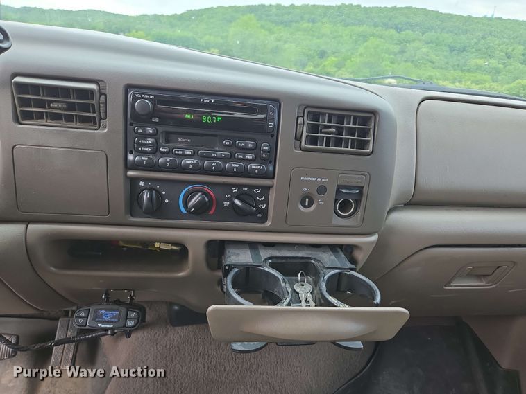 image for item DP6401 2001 Ford F250 Super Duty Lariat  SuperCab pickup truck