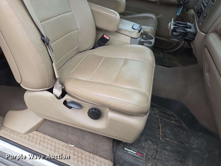 image for item DP6401 2001 Ford F250 Super Duty Lariat  SuperCab pickup truck