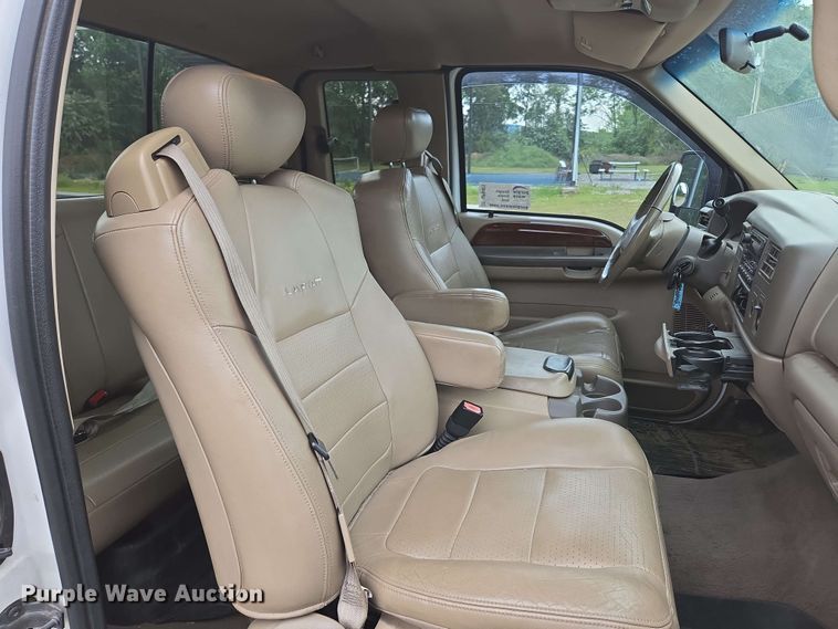 image for item DP6401 2001 Ford F250 Super Duty Lariat  SuperCab pickup truck