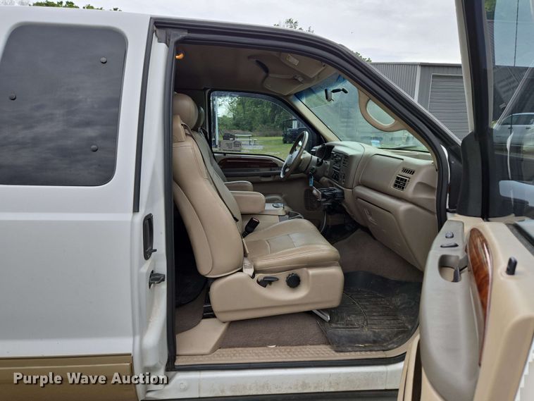 image for item DP6401 2001 Ford F250 Super Duty Lariat  SuperCab pickup truck