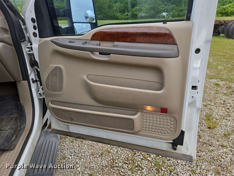 image for item DP6401 2001 Ford F250 Super Duty Lariat  SuperCab pickup truck