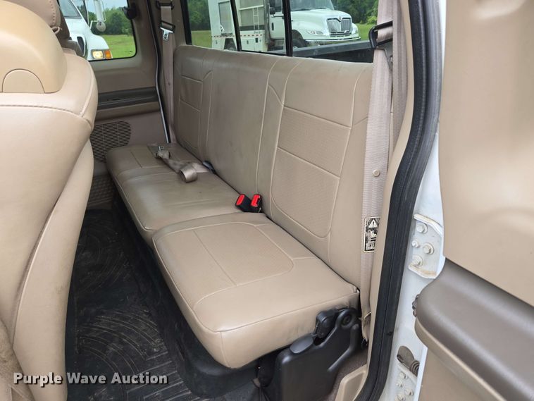 image for item DP6401 2001 Ford F250 Super Duty Lariat  SuperCab pickup truck