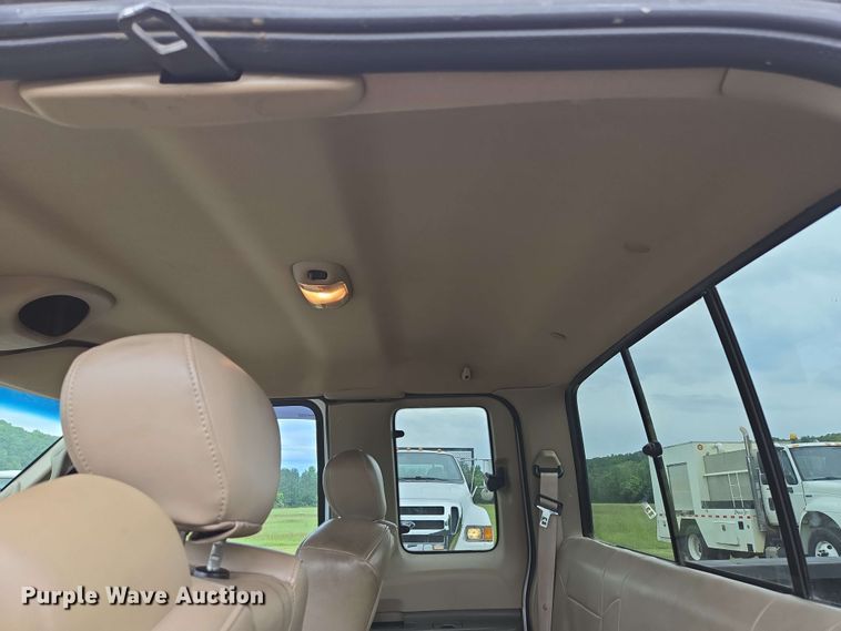 image for item DP6401 2001 Ford F250 Super Duty Lariat  SuperCab pickup truck