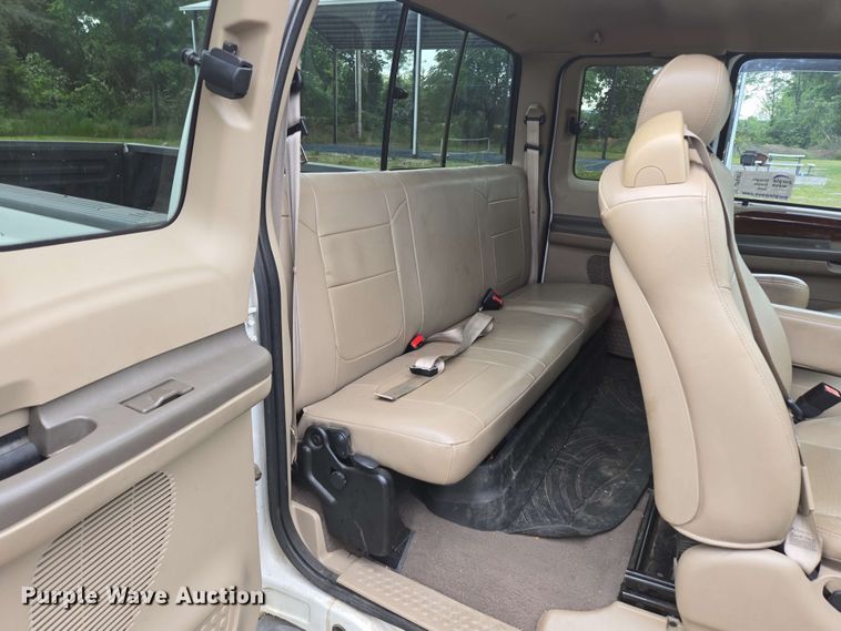 image for item DP6401 2001 Ford F250 Super Duty Lariat  SuperCab pickup truck