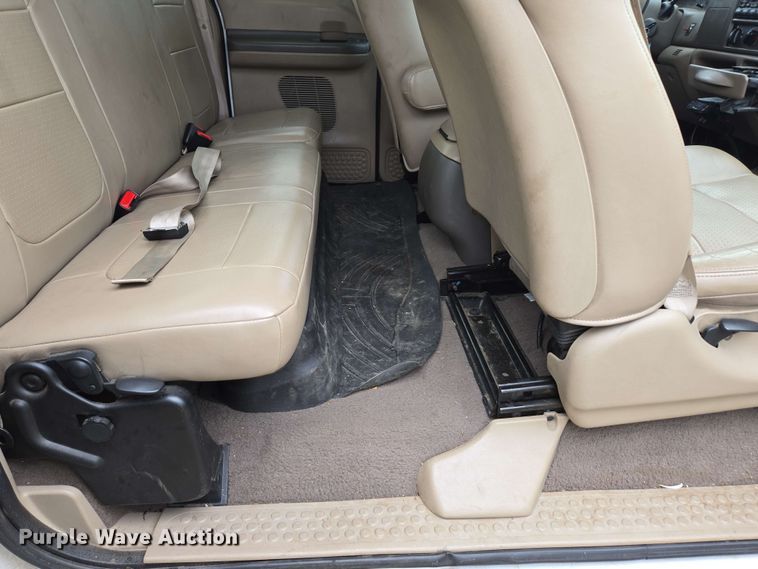 image for item DP6401 2001 Ford F250 Super Duty Lariat  SuperCab pickup truck