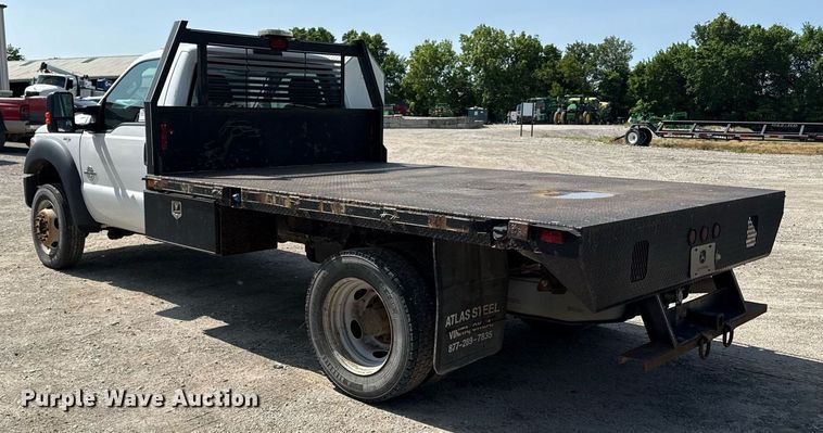 image for item DR2829 2016 Ford F550 flatbed truck