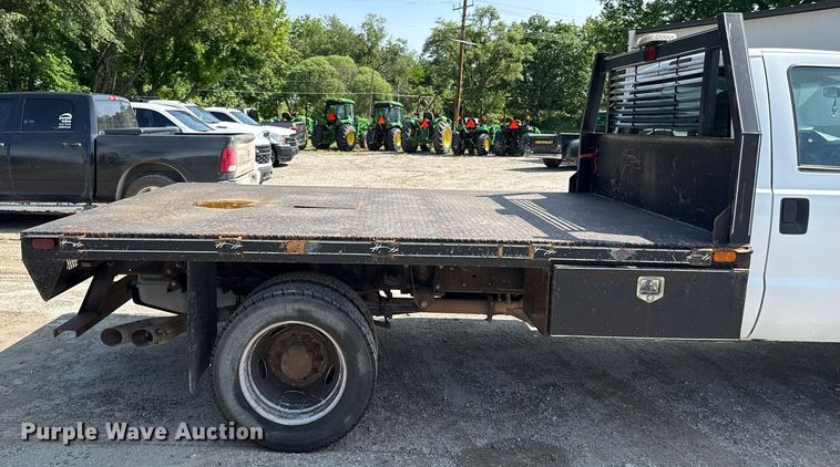image for item DR2829 2016 Ford F550 flatbed truck