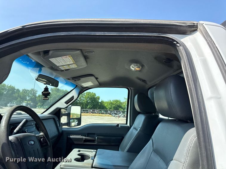 image for item DR2829 2016 Ford F550 flatbed truck