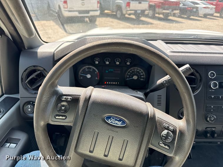 image for item DR2829 2016 Ford F550 flatbed truck