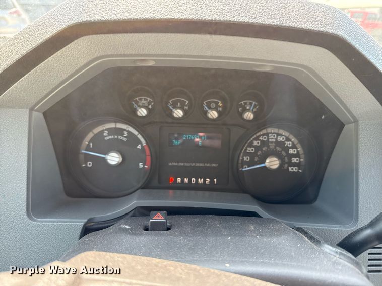 image for item DR2829 2016 Ford F550 flatbed truck