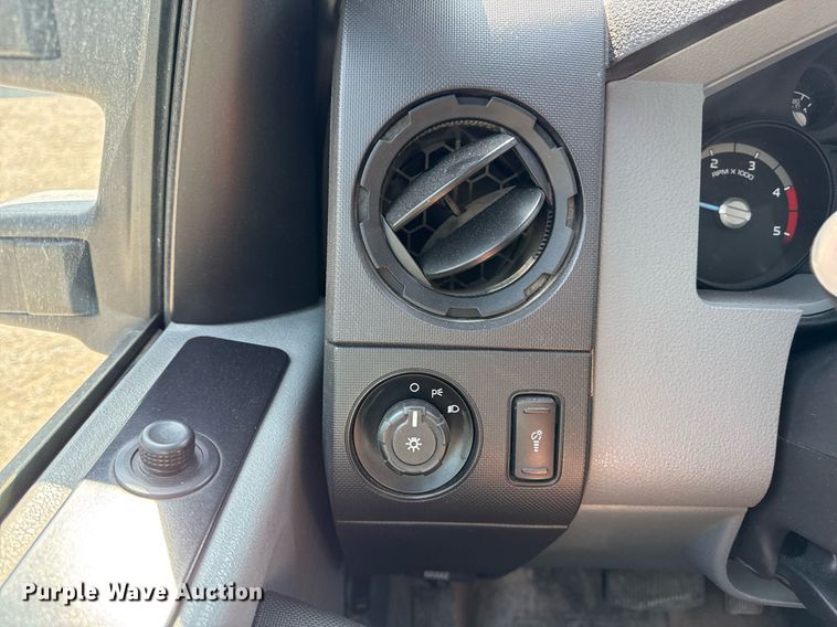 image for item DR2829 2016 Ford F550 flatbed truck