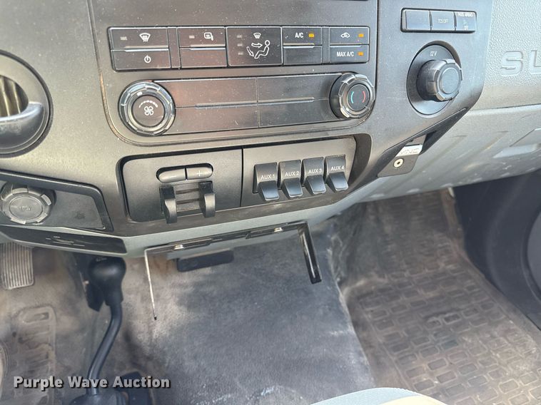 image for item DR2829 2016 Ford F550 flatbed truck